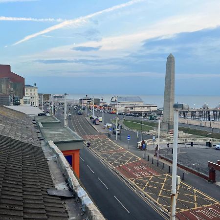 Town Center Large 2 Bedroom Apartment- Sleeps Up To 6 - Dogs Welcome - 2 Minutes From Train Station Blackpool Luaran gambar