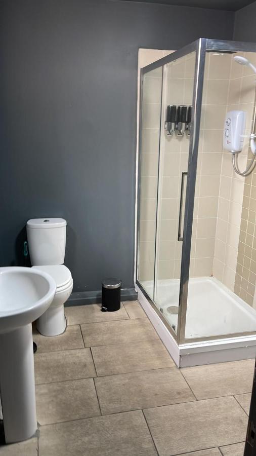 Town Center Large 2 Bedroom Apartment- Sleeps Up To 6 - Dogs Welcome - 2 Minutes From Train Station Blackpool Luaran gambar