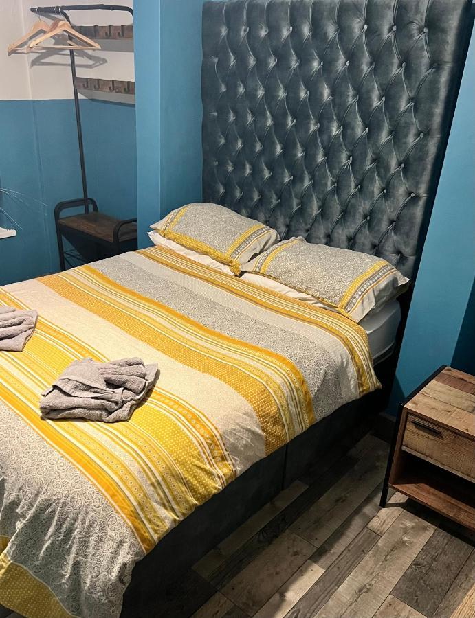 Town Center Large 2 Bedroom Apartment- Sleeps Up To 6 - Dogs Welcome - 2 Minutes From Train Station Blackpool Luaran gambar