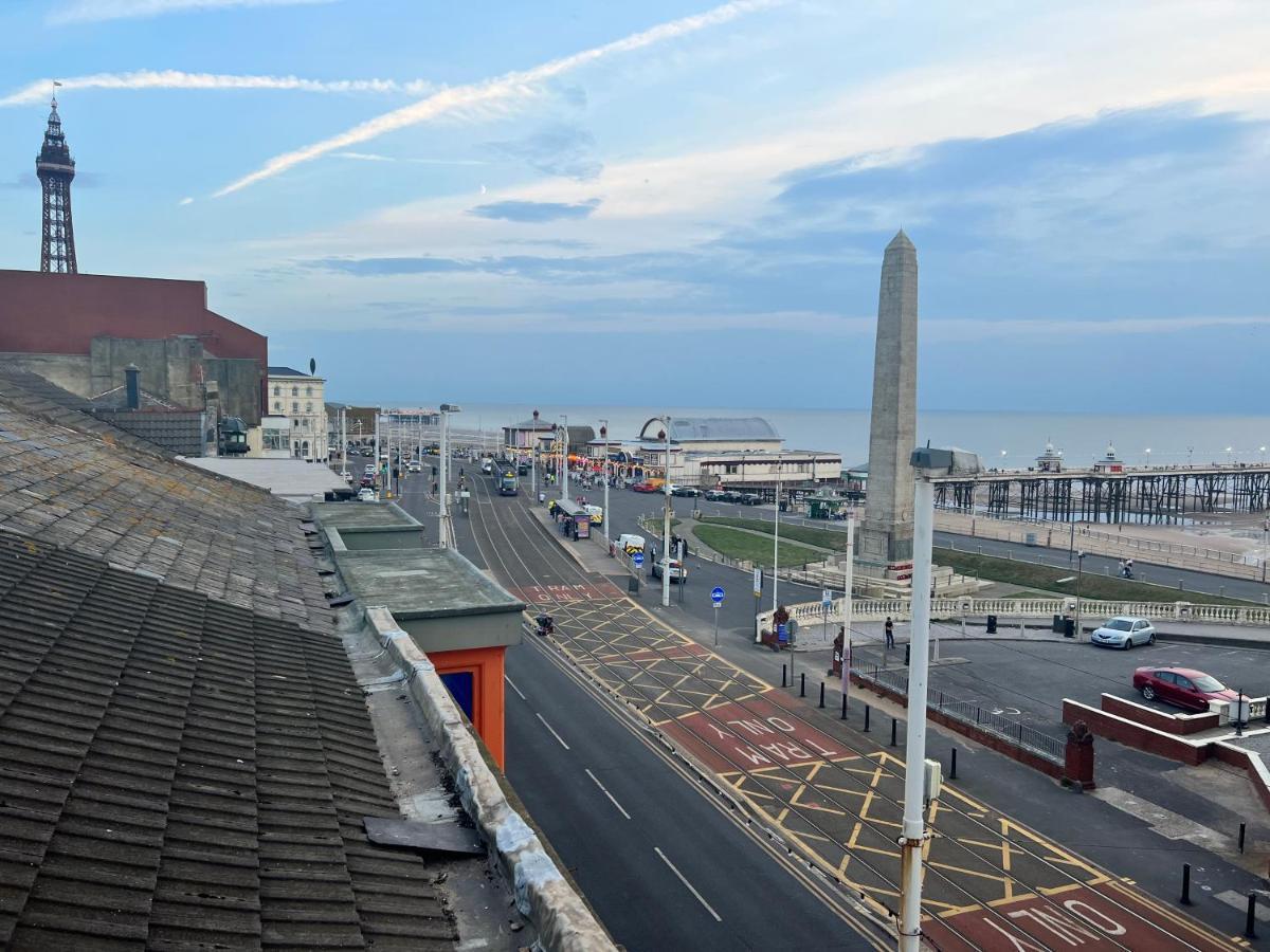 Town Center Large 2 Bedroom Apartment- Sleeps Up To 6 - Dogs Welcome - 2 Minutes From Train Station Blackpool Luaran gambar